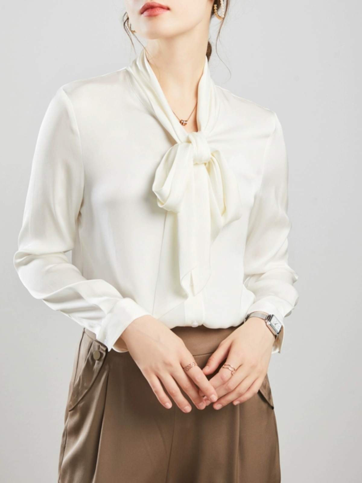Chemisier en soie blanche pour - Silk Blouse Button avis et prix